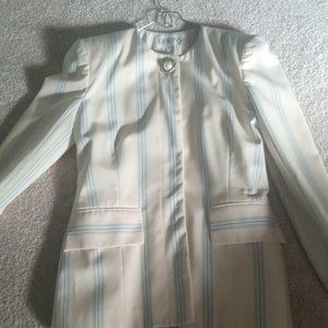 Vintage Liptons 100% wool suit 8